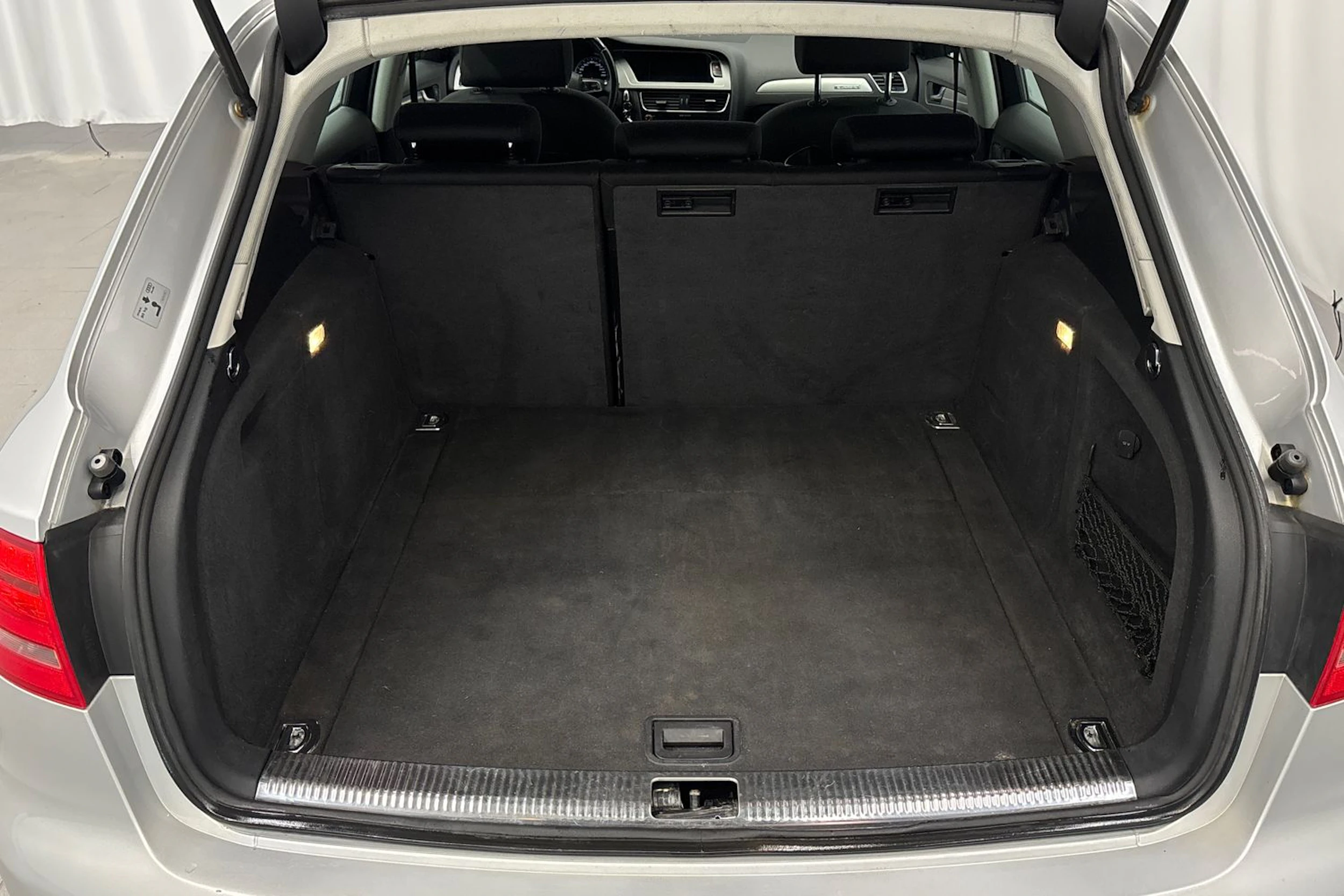 hopea Audi A4 2011 kuva 13.