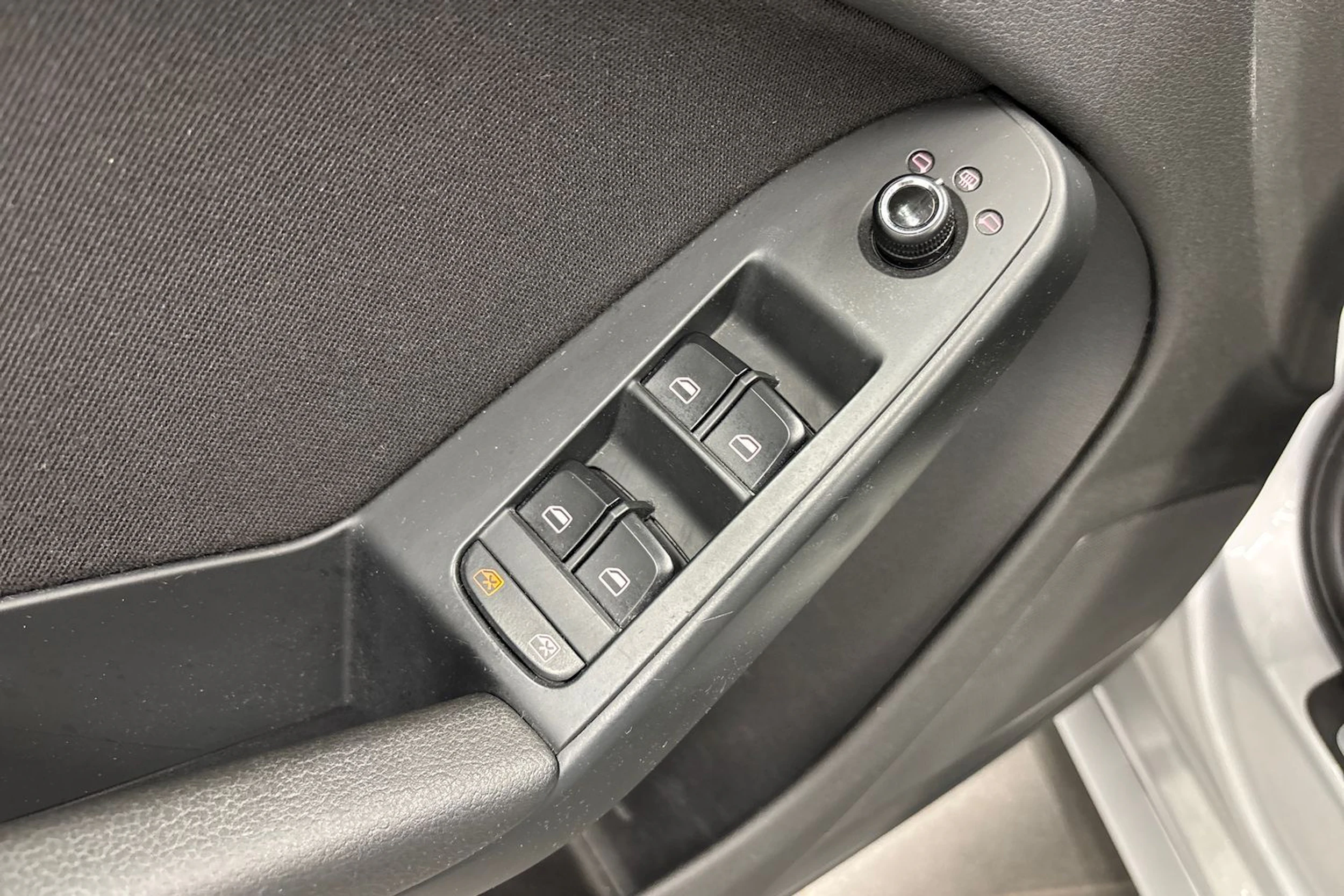 hopea Audi A4 2011 kuva 16.