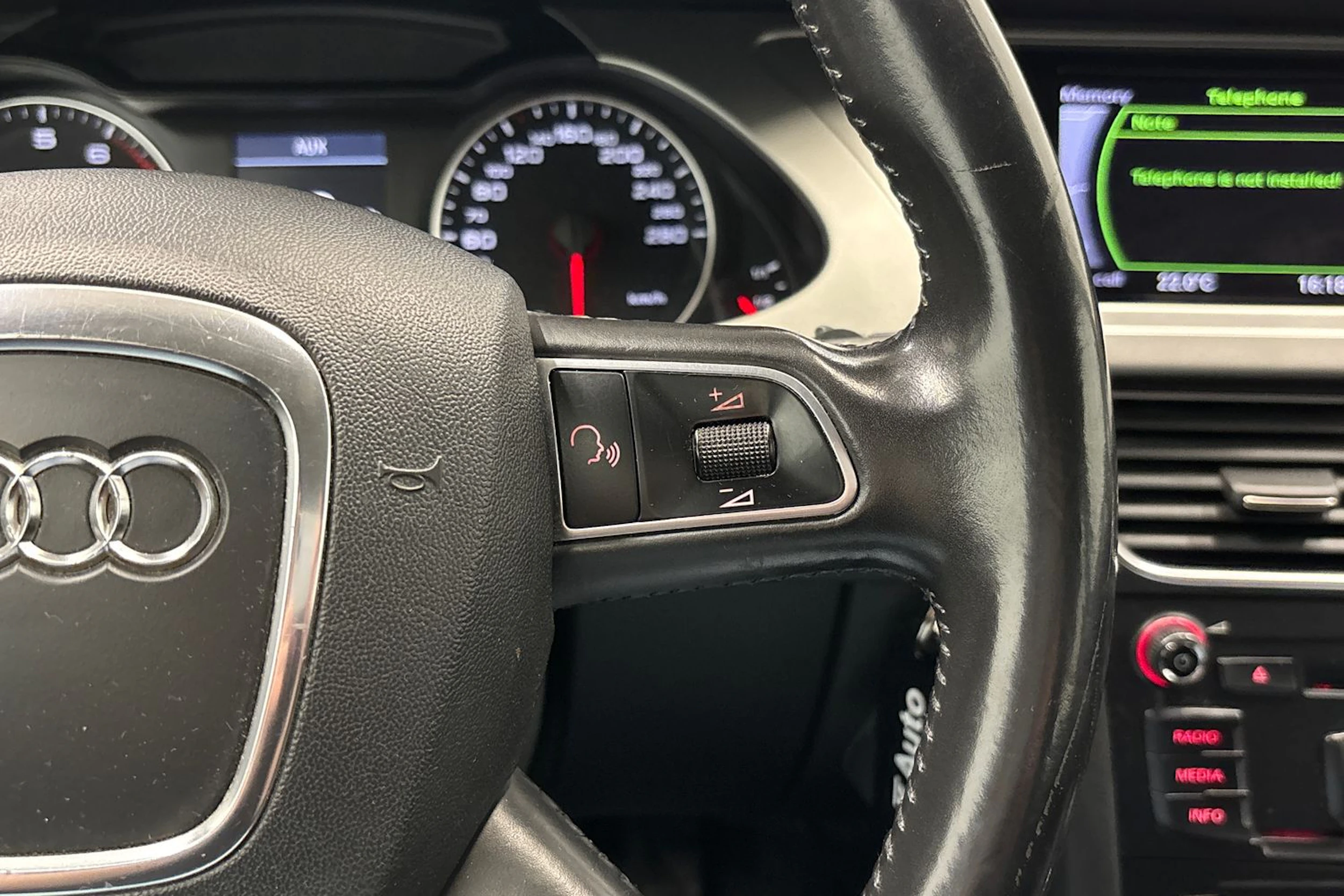 hopea Audi A4 2011 kuva 19.