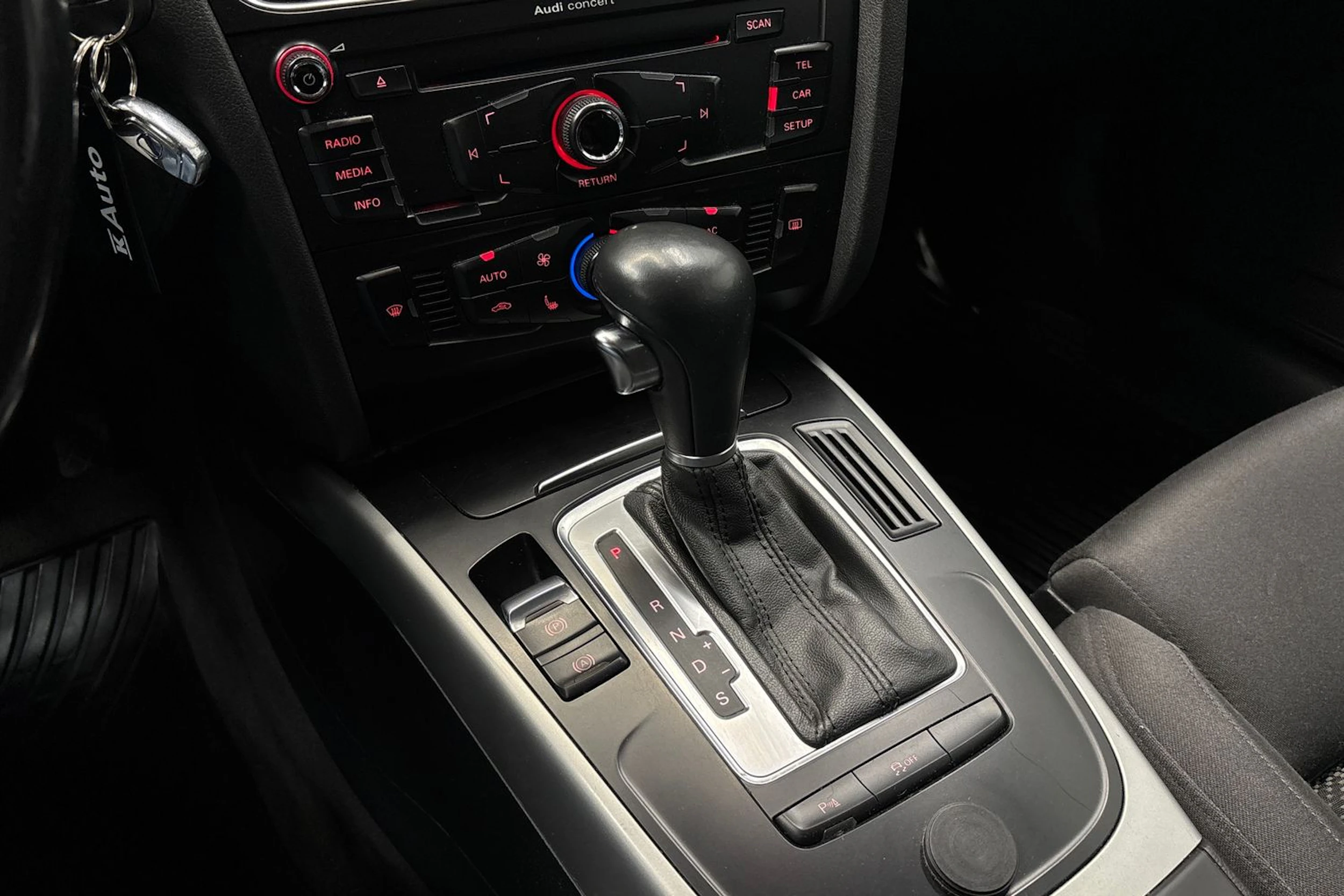 hopea Audi A4 2011 kuva 22.