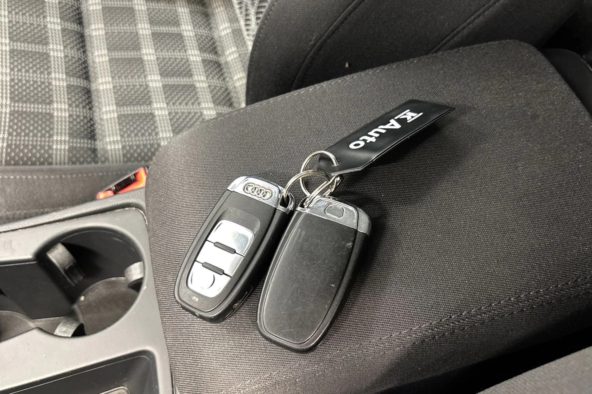 hopea Audi A4 2011 kuva 24.