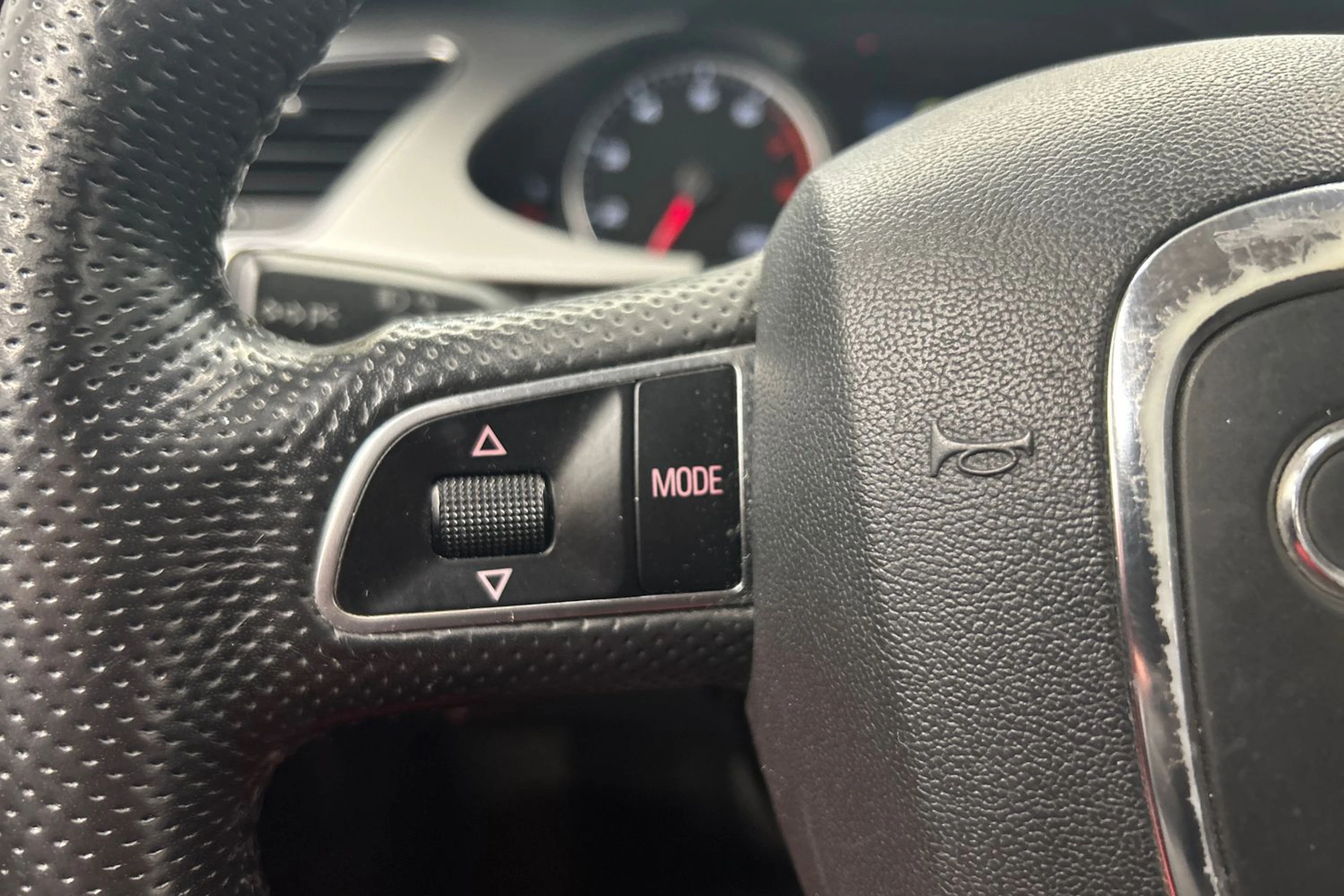 harmaa Audi A4 2011 kuva 18.