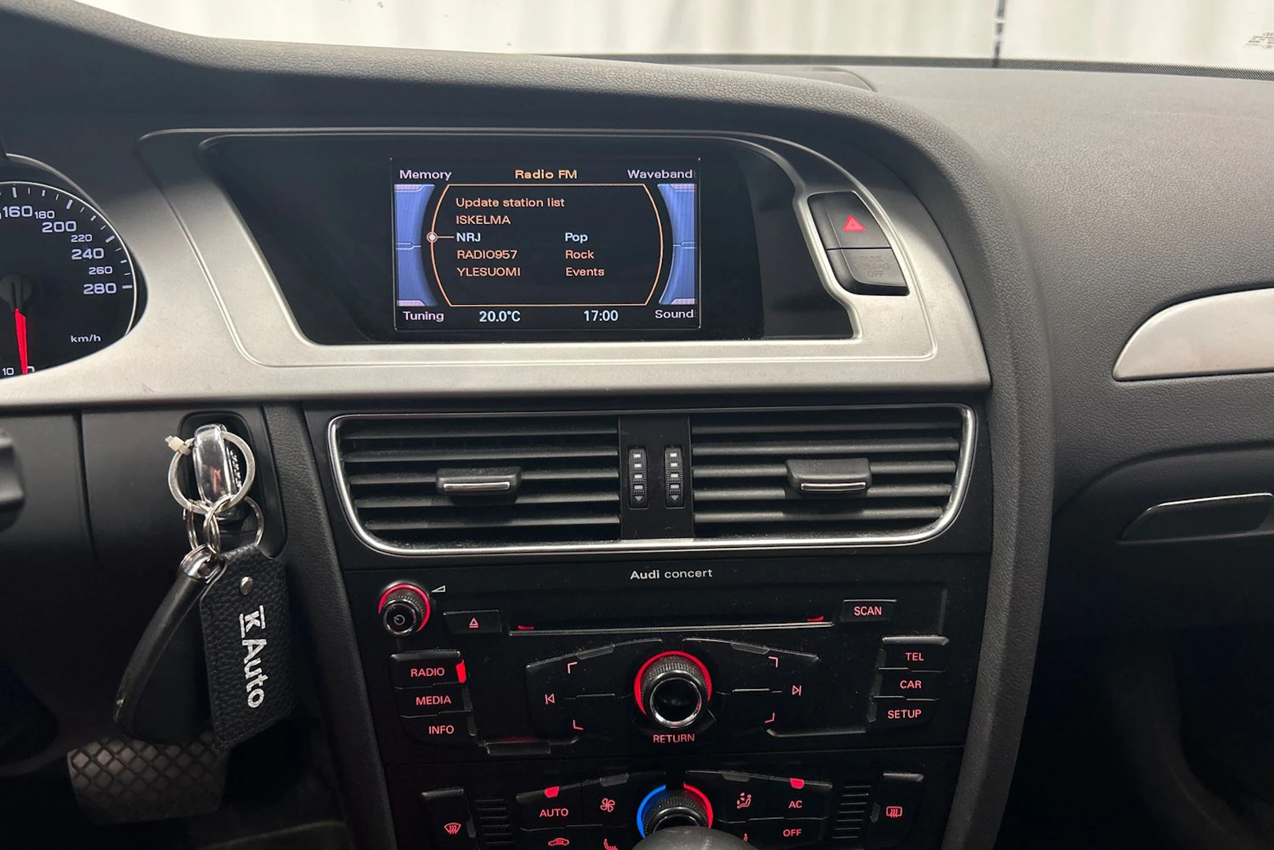 harmaa Audi A4 2011 kuva 20.