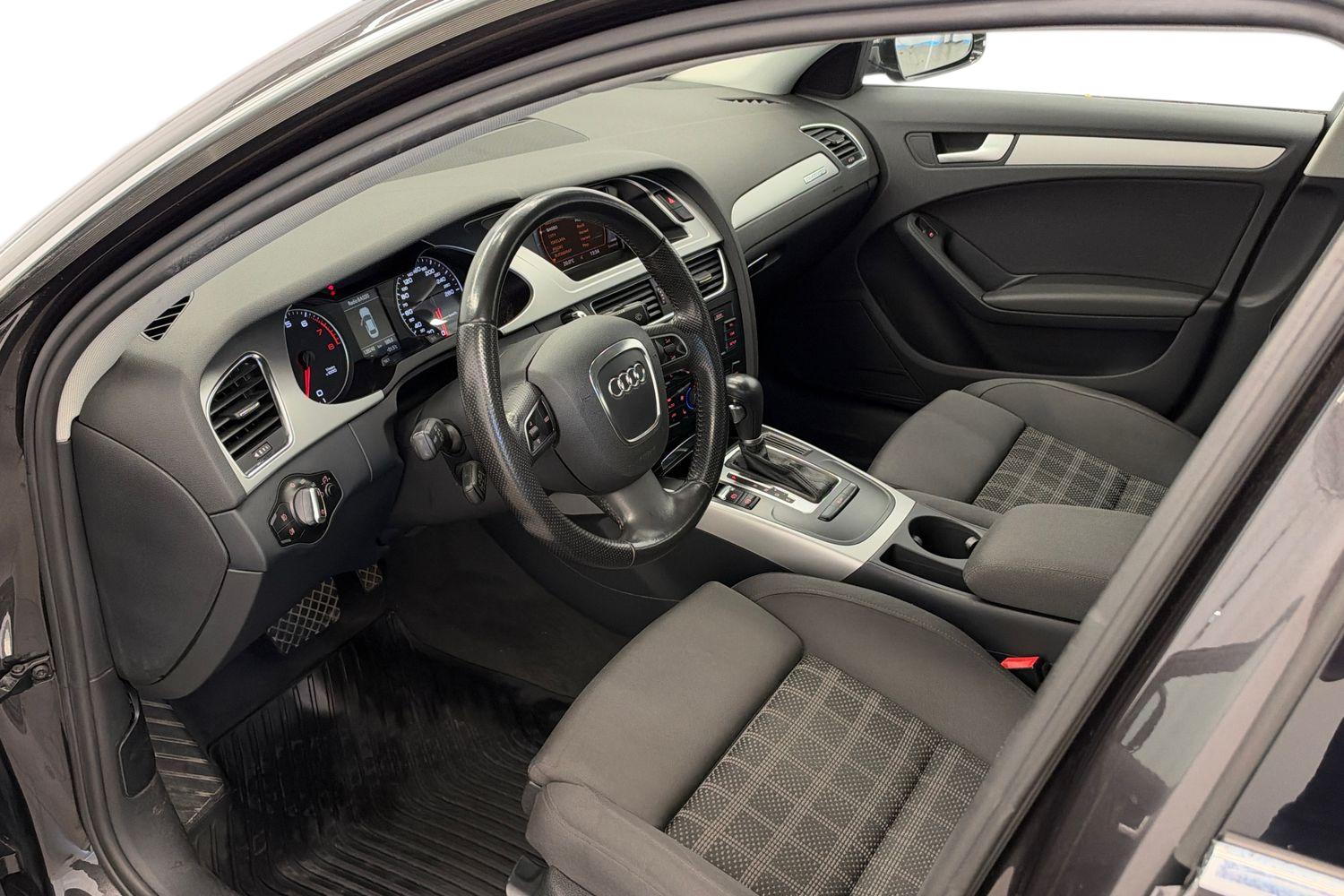 Audi A4 2011, bild 6/20