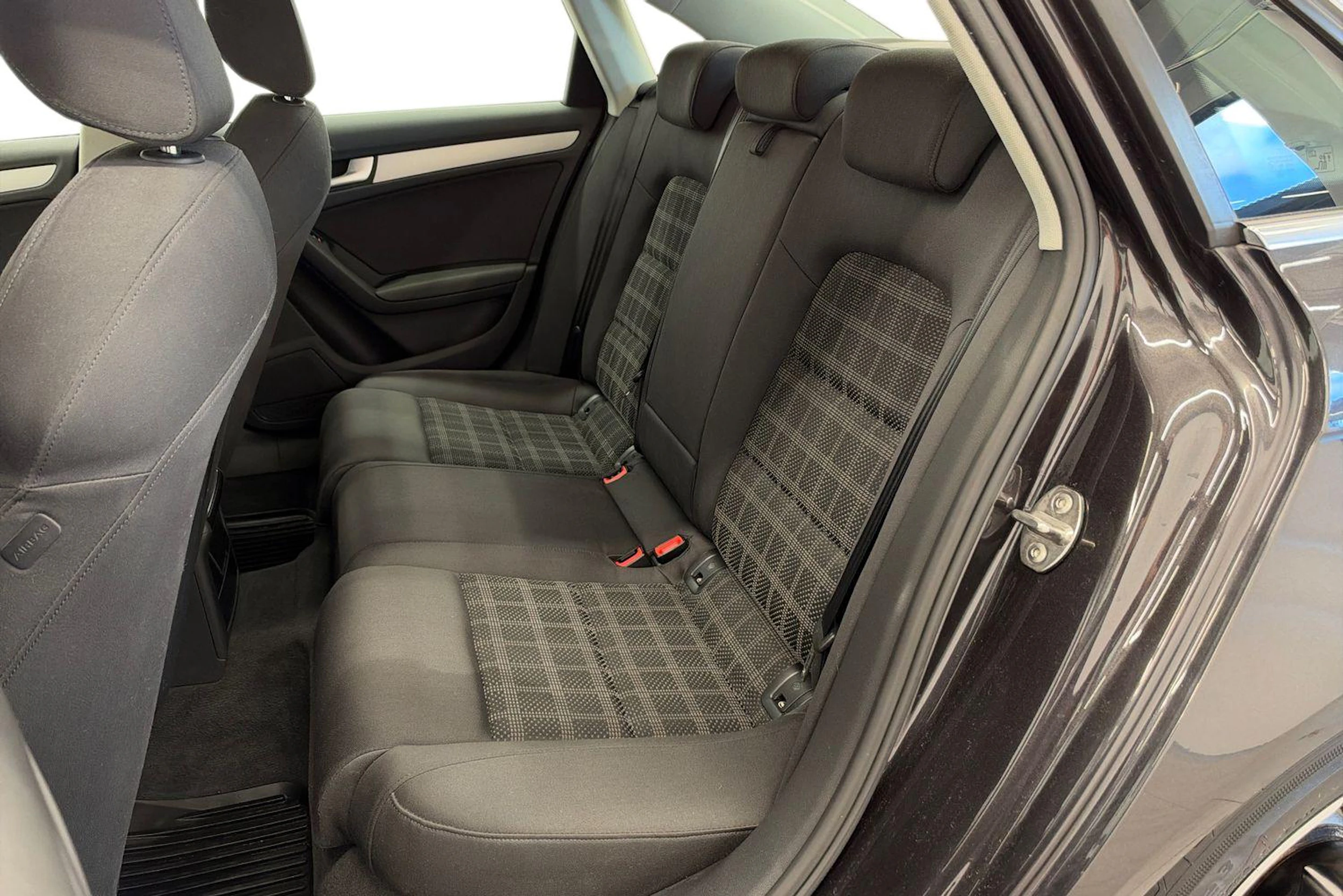 harmaa Audi A4 2011 kuva 8.