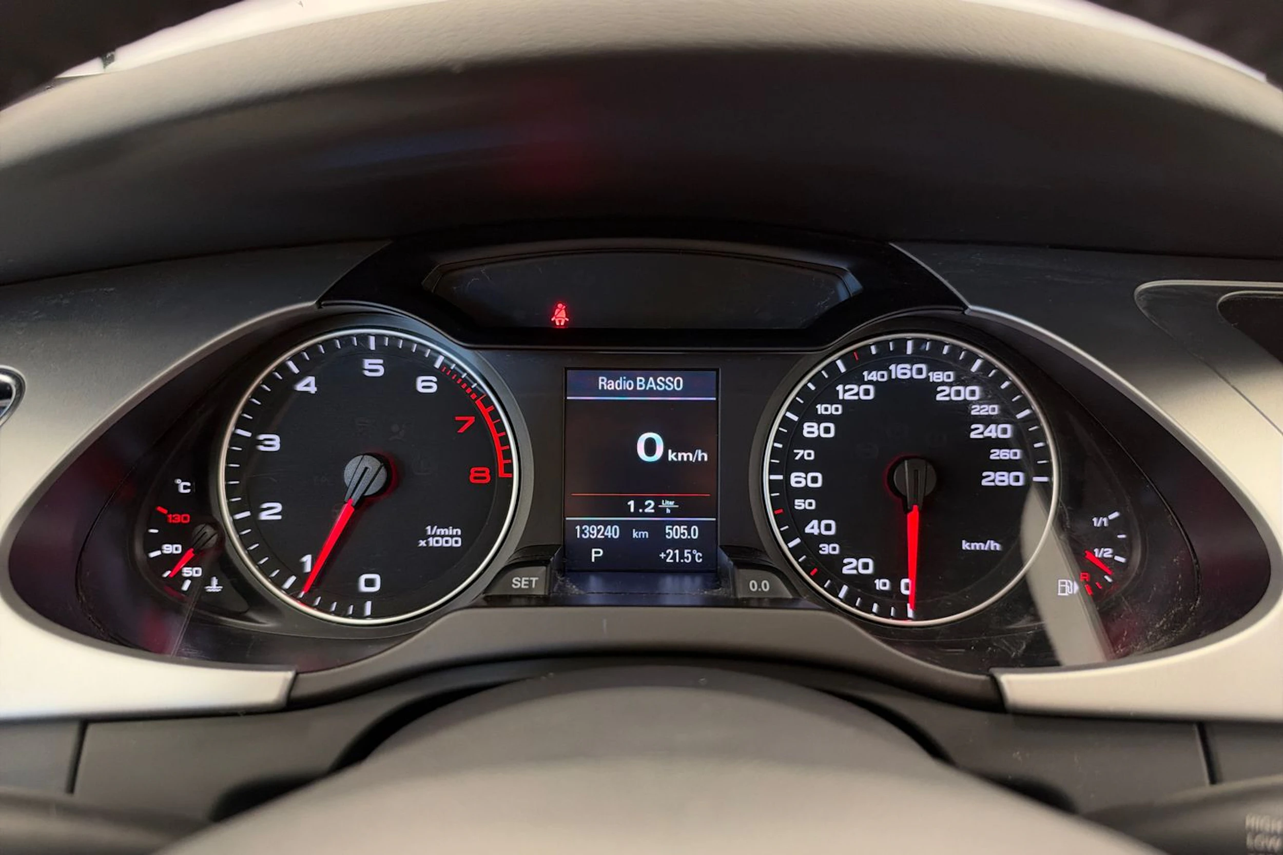 harmaa Audi A4 2011 kuva 18.