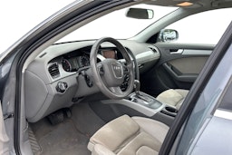 harmaa Audi A4 2011 kuva 3.