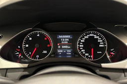 punainen Audi A4 2011 kuva 19.