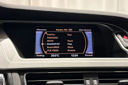 punainen Audi A4 2011 kuva 21.