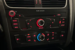 punainen Audi A4 2011 kuva 22.
