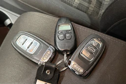 punainen Audi A4 2011 kuva 23.