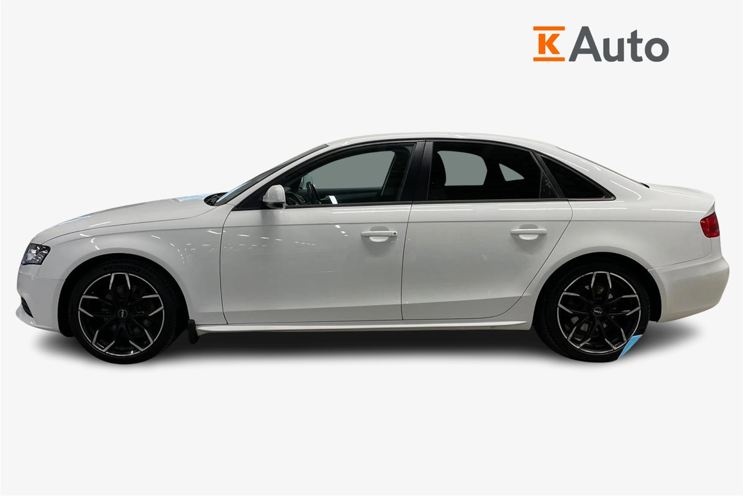 Valkoinen Audi A4 2012 kuva 5.