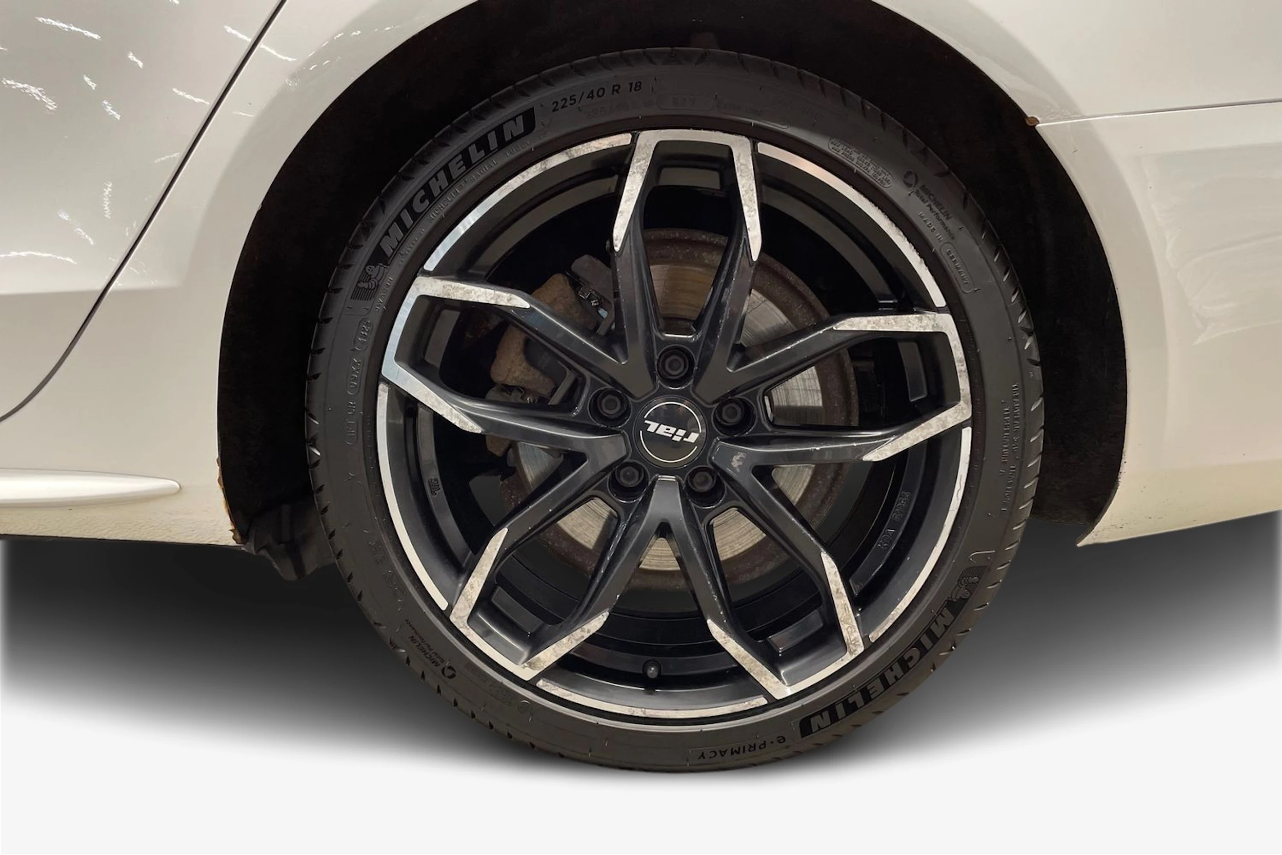 Valkoinen Audi A4 2012 kuva 9.