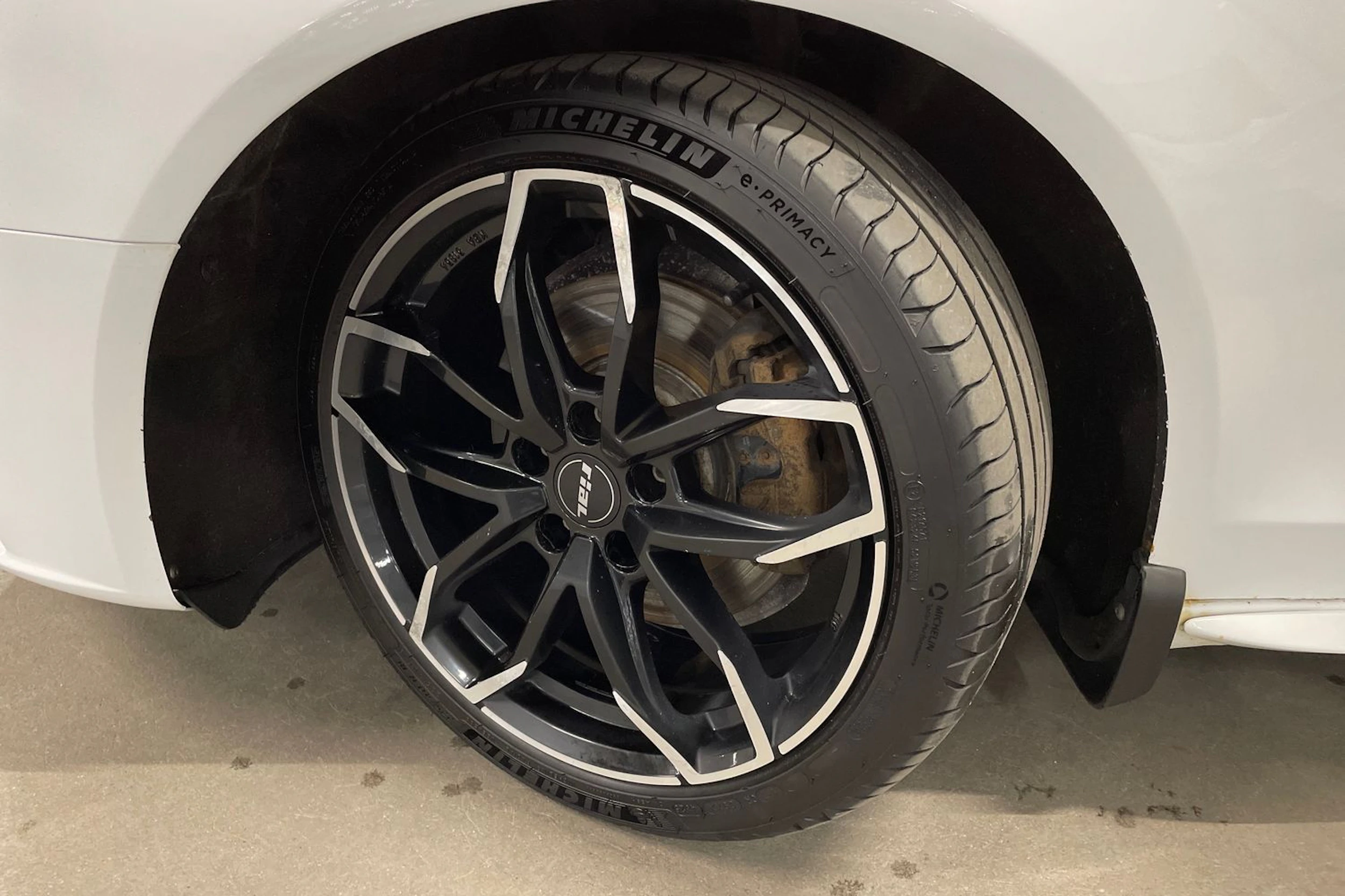 Valkoinen Audi A4 2012 kuva 10.