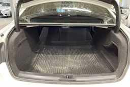 Valkoinen Audi A4 2012 kuva 12.