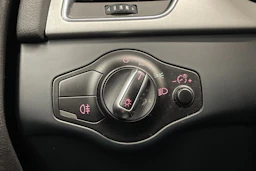 Valkoinen Audi A4 2012 kuva 15.