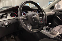 Valkoinen Audi A4 2012 kuva 19.