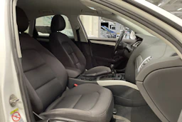 Valkoinen Audi A4 2012 kuva 20.