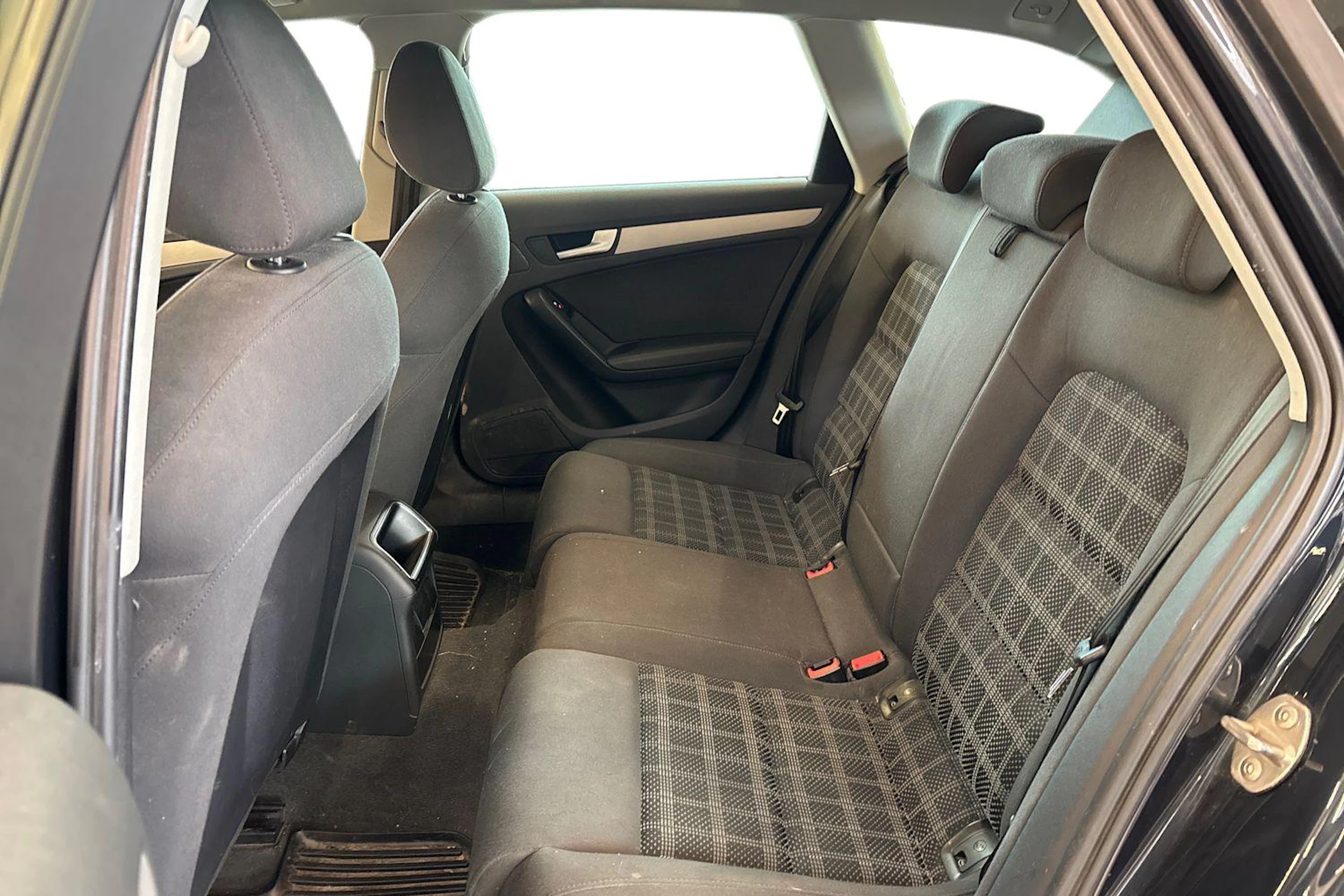 Sininen Audi A4 2012 kuva 8.