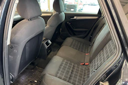 Sininen Audi A4 2012 kuva 17.