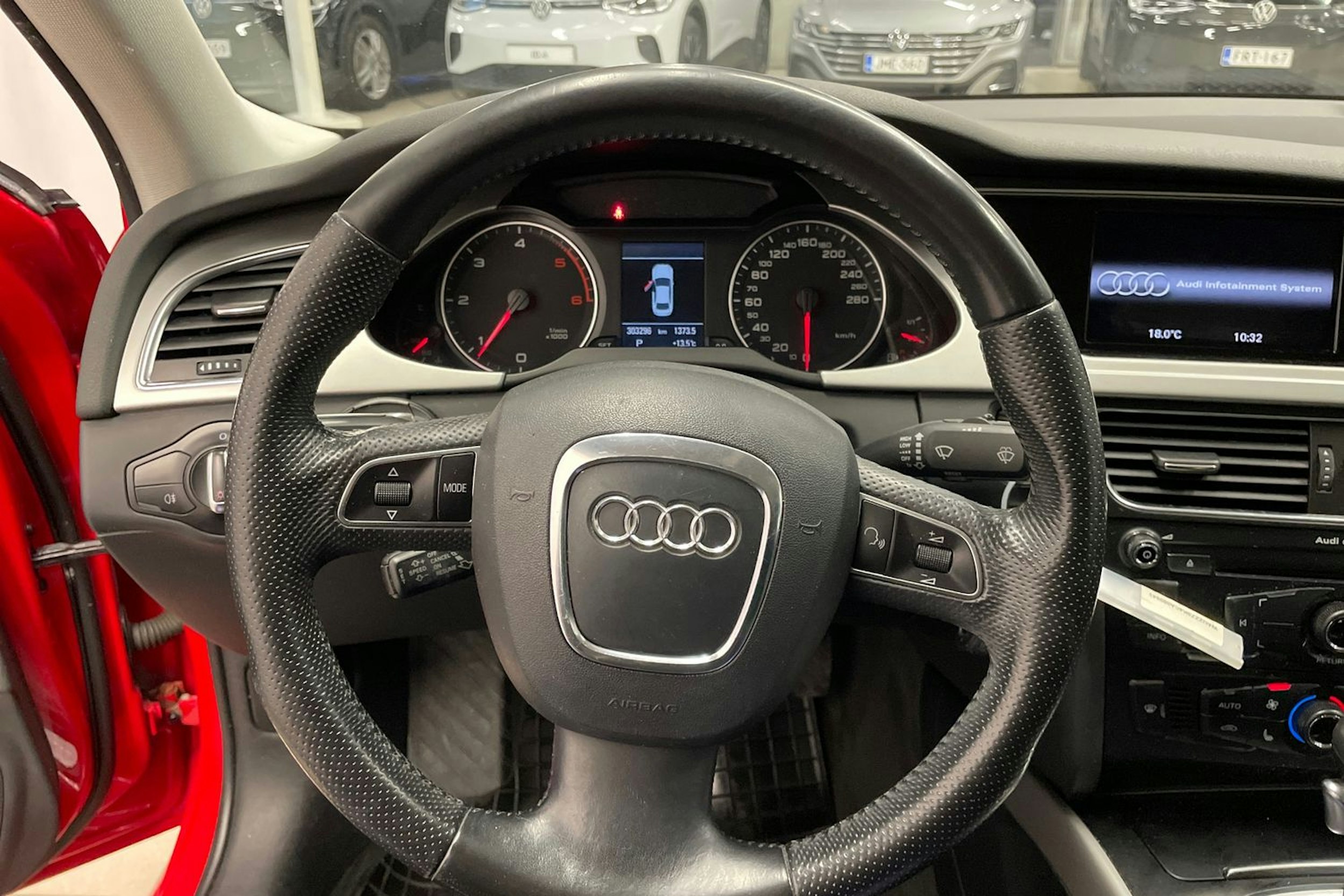 punainen Audi A4 2012 kuva 11.