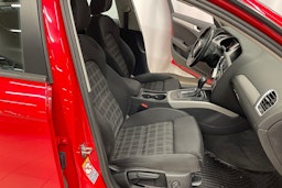 punainen Audi A4 2012 kuva 18.