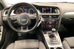 Sininen Audi A4 2013 kuva 9.