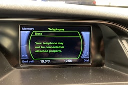 Sininen Audi A4 2013 kuva 20.