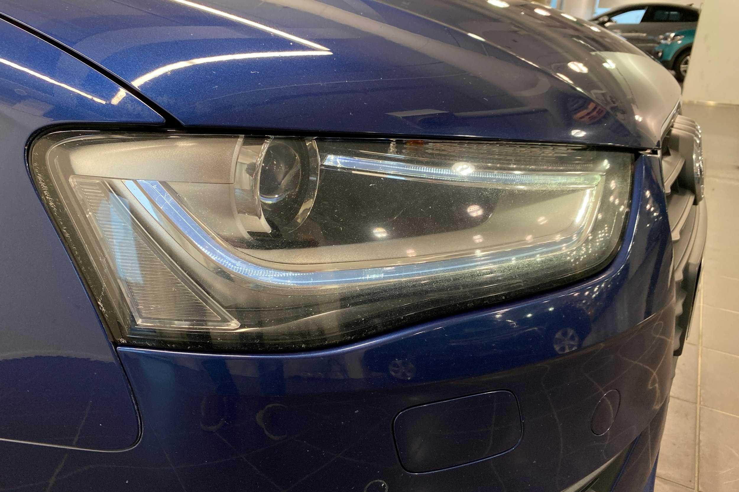 Sininen Audi A4 2013 kuva 26.