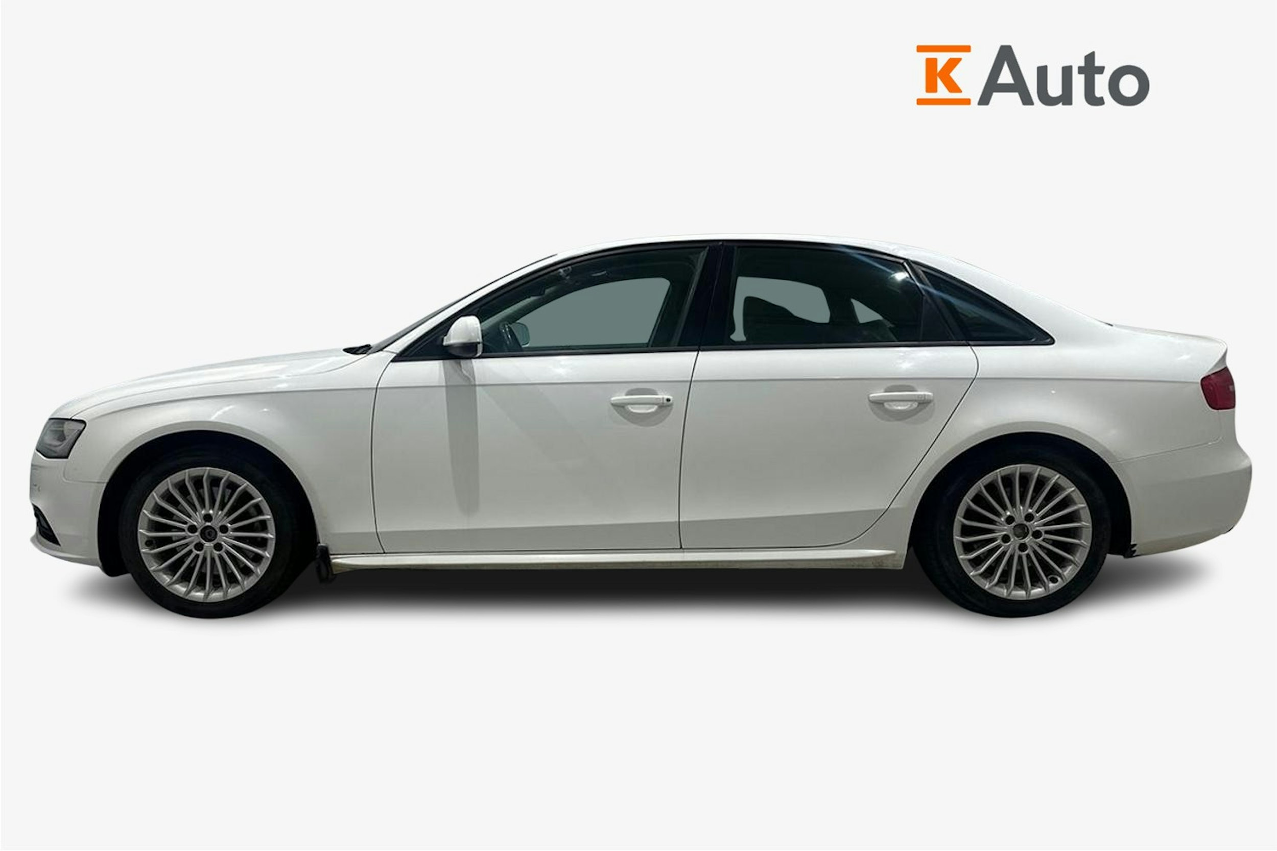 valkoinen Audi A4 2013 kuva 6.