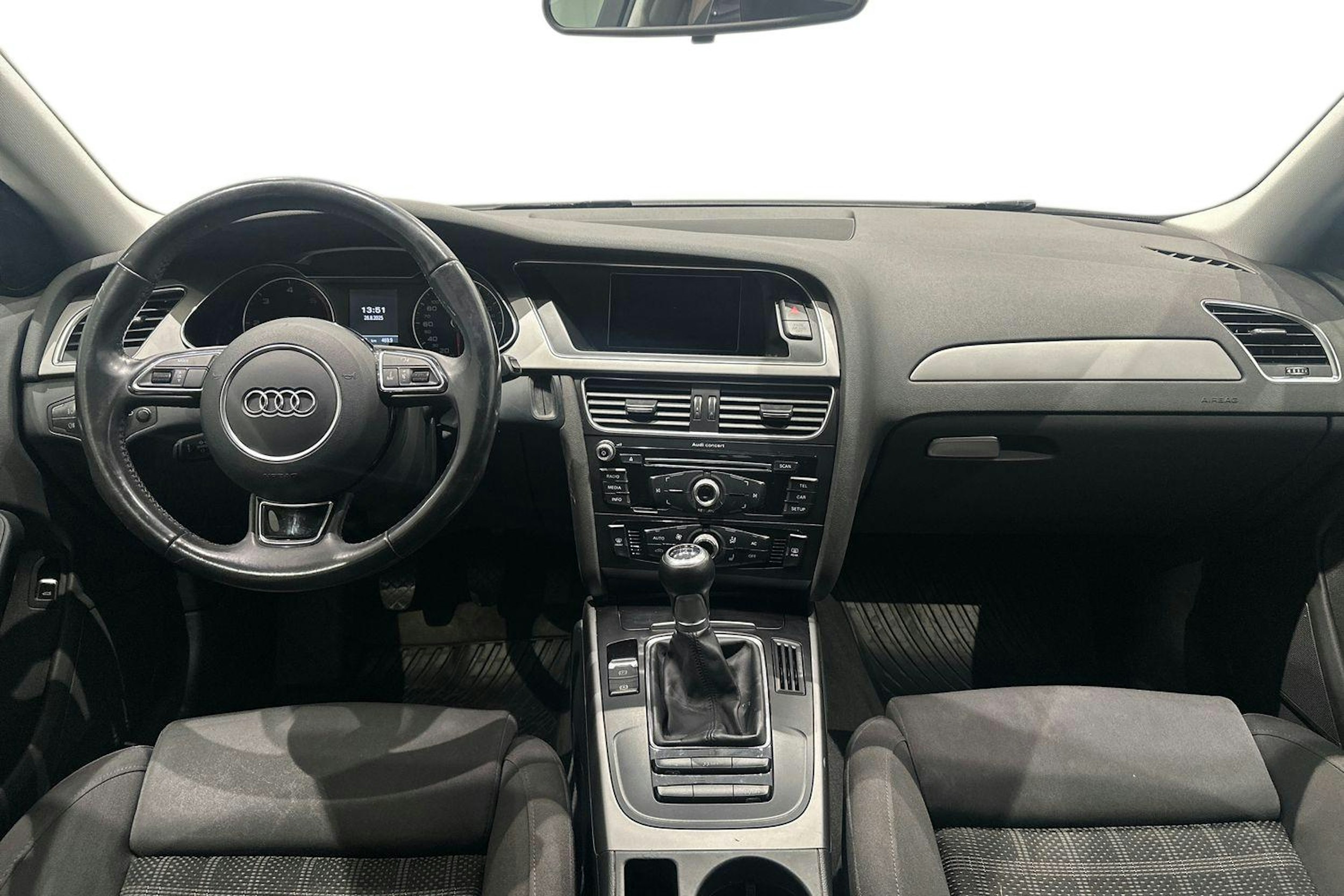 valkoinen Audi A4 2013 kuva 9.