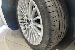 valkoinen Audi A4 2013 kuva 13.