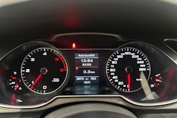 valkoinen Audi A4 2013 kuva 19.