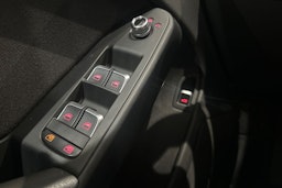 valkoinen Audi A4 2013 kuva 22.