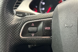 punainen Audi A4 2012 kuva 17.