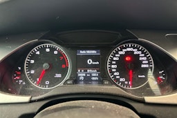 punainen Audi A4 2012 kuva 20.