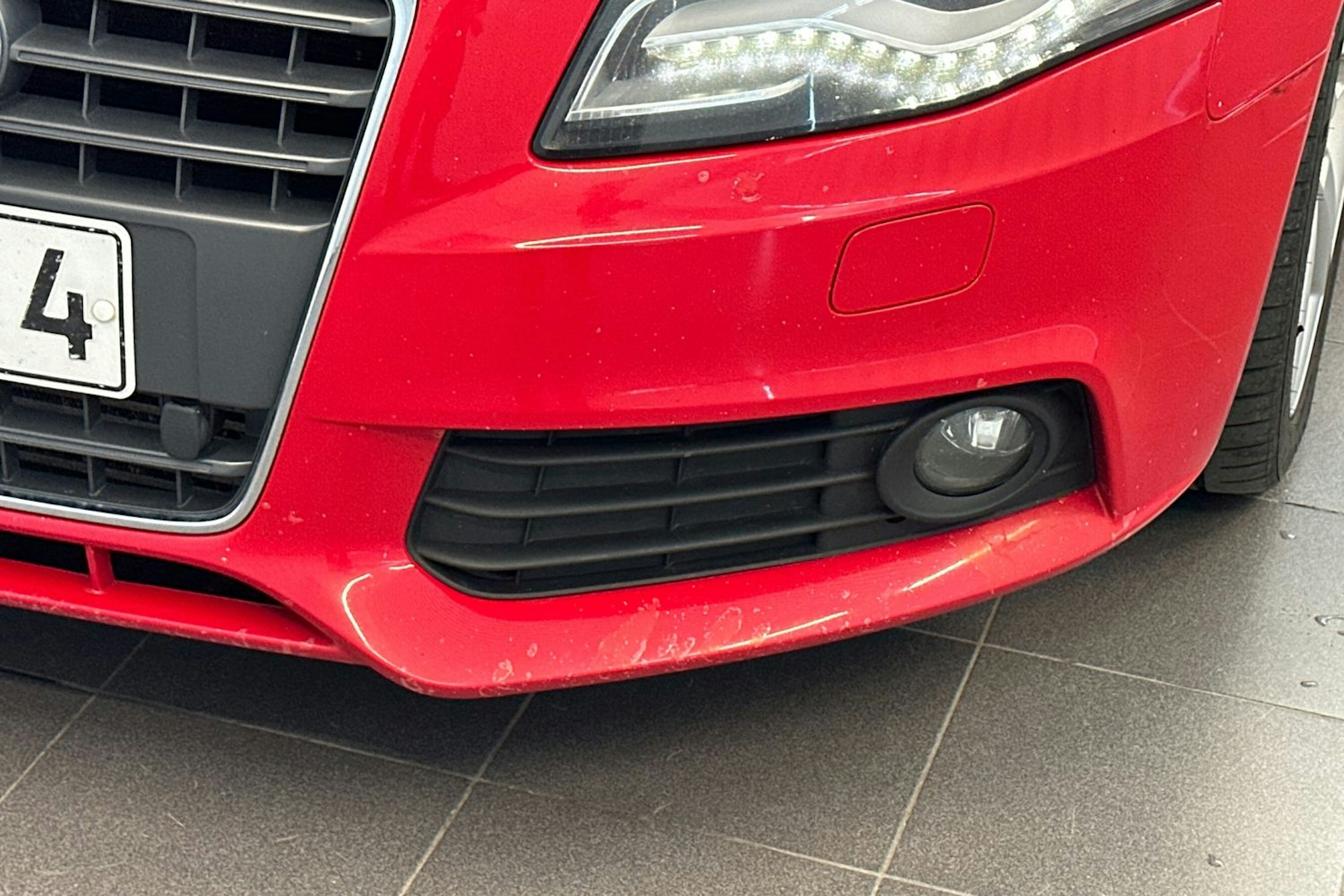 punainen Audi A4 2012 kuva 28.