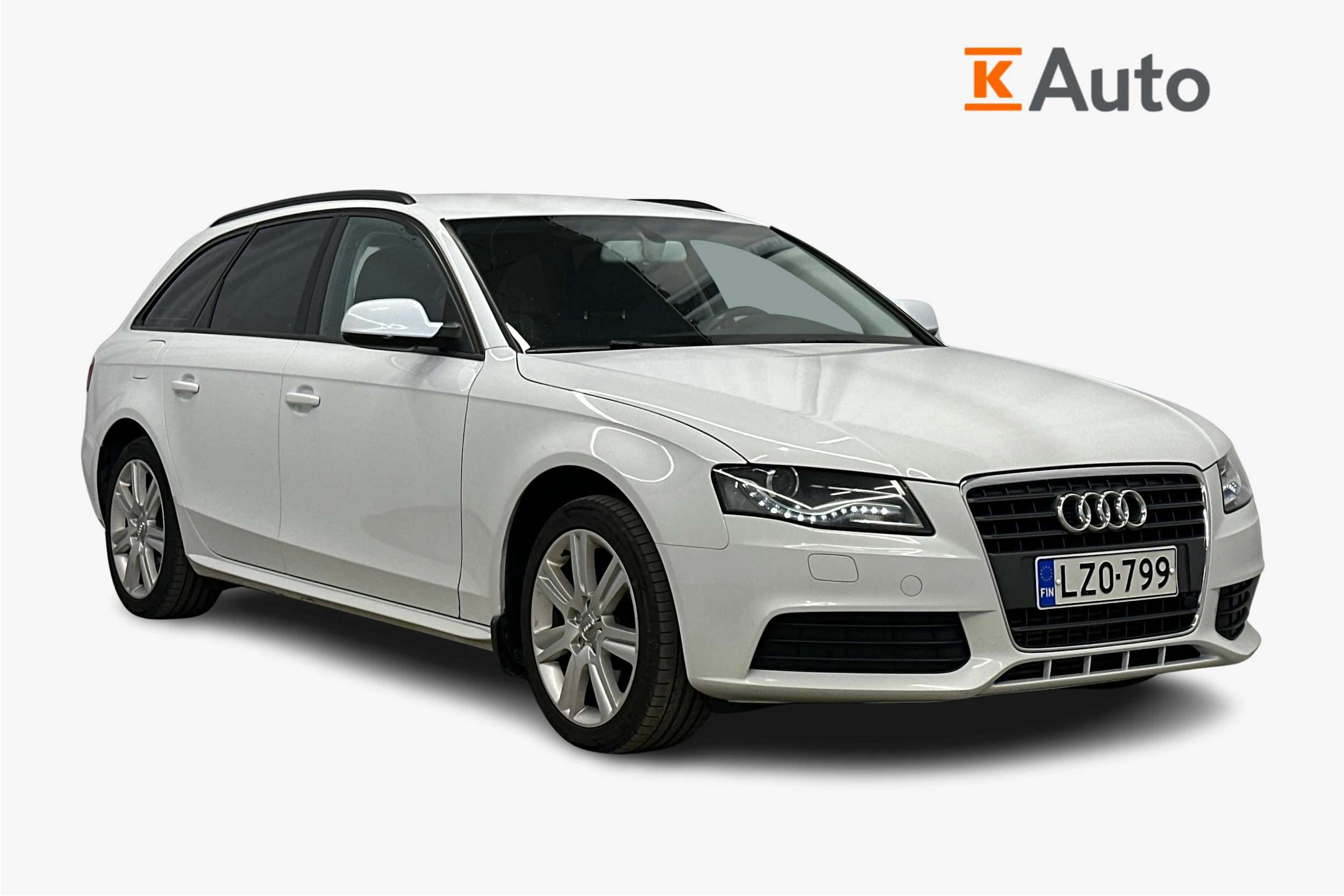 valkoinen Audi A4 2012 kuva 1.