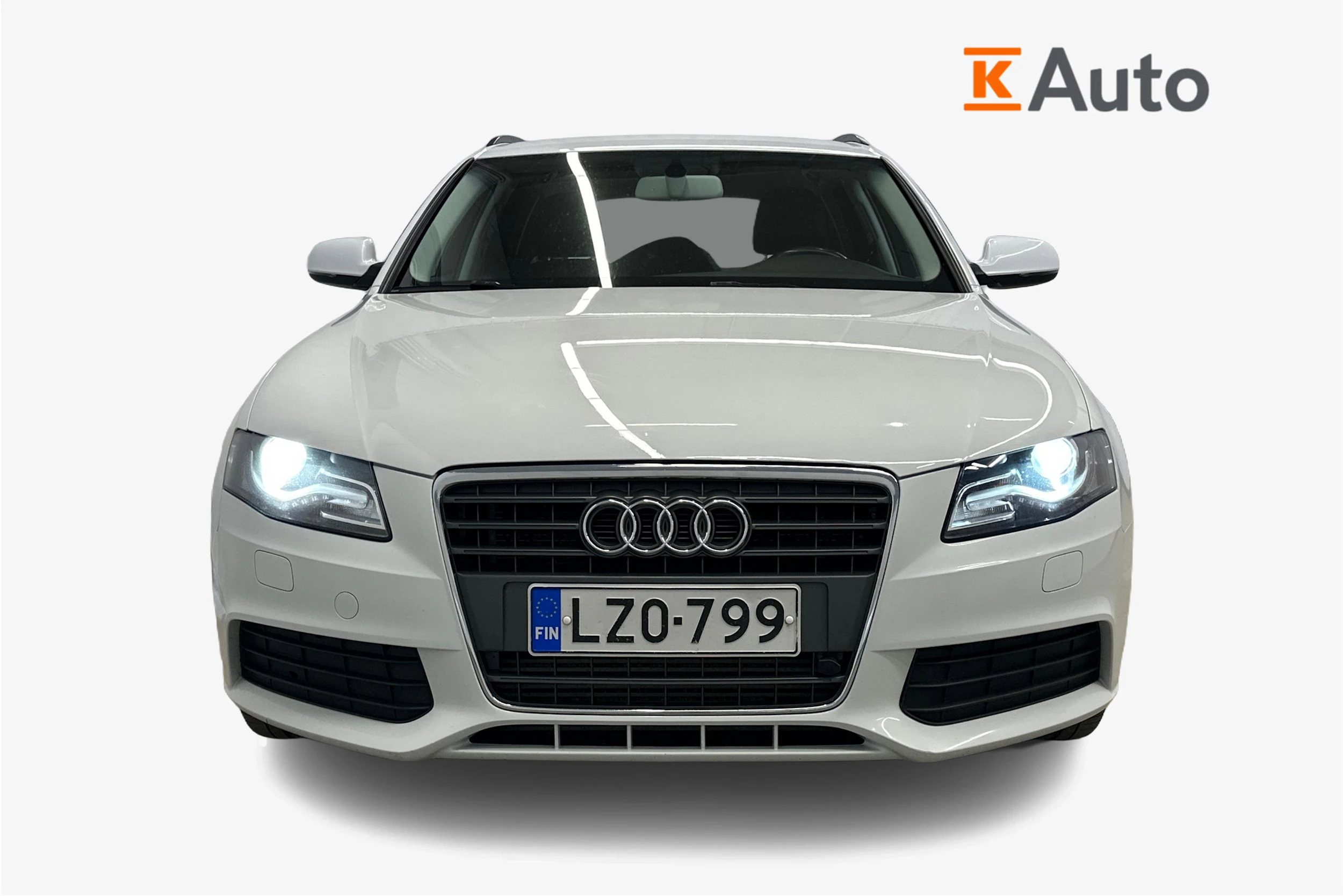 valkoinen Audi A4 2012 kuva 5.