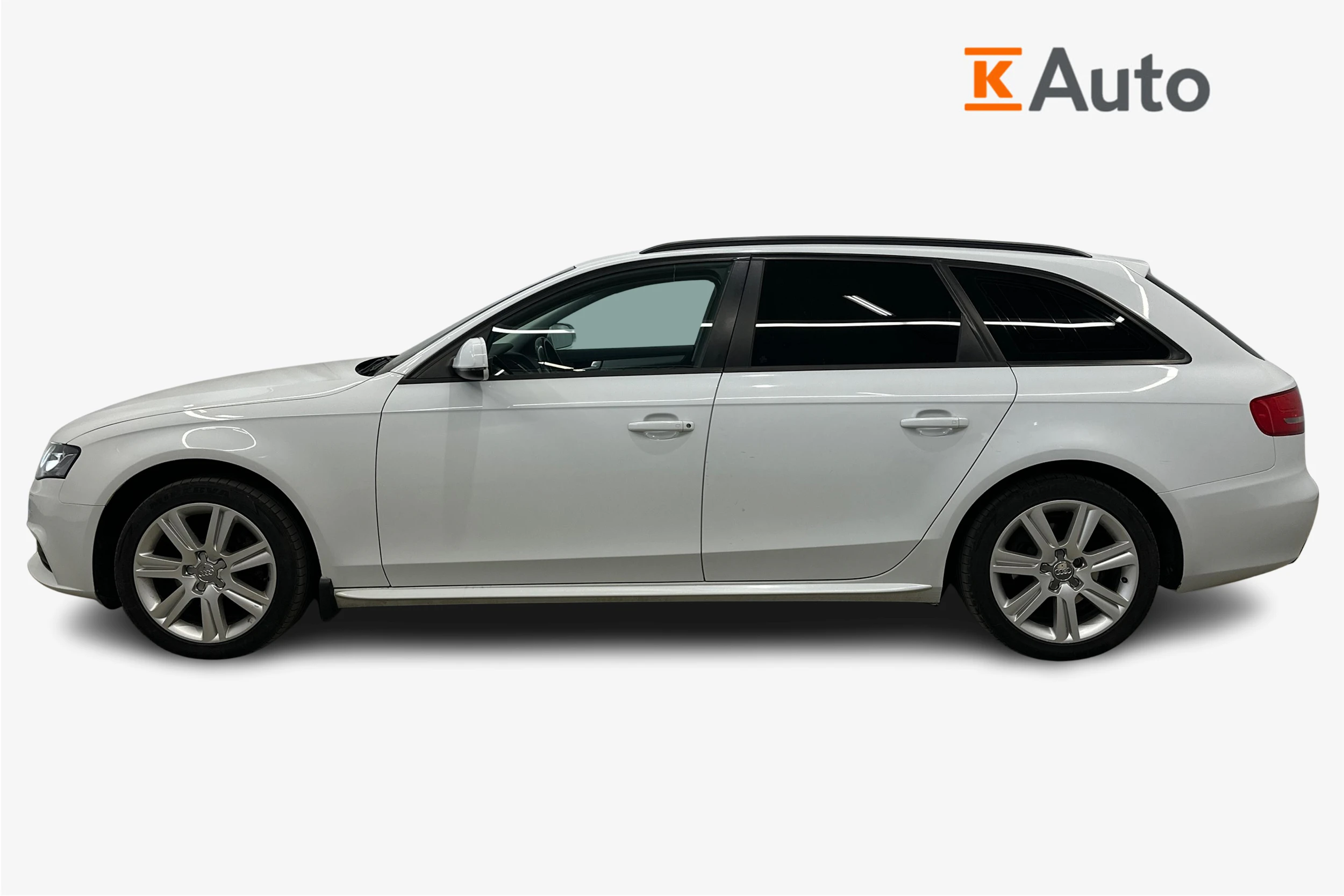 valkoinen Audi A4 2012 kuva 7.