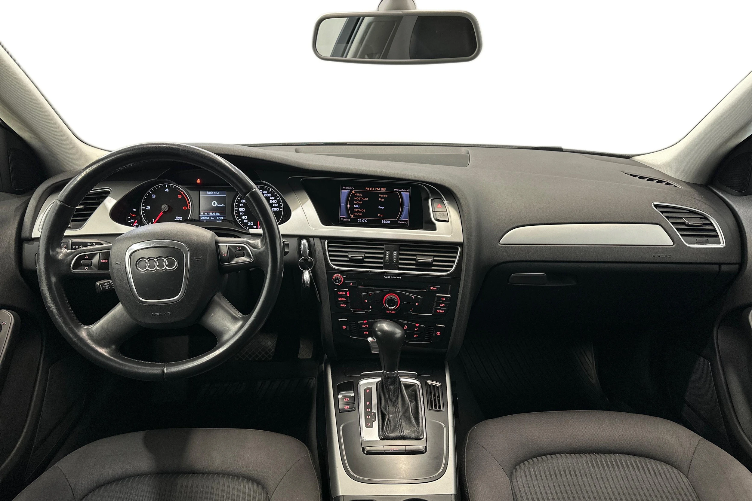 valkoinen Audi A4 2012 kuva 9.