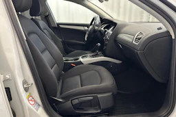 valkoinen Audi A4 2012 kuva 13.