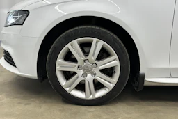 valkoinen Audi A4 2012 kuva 15.