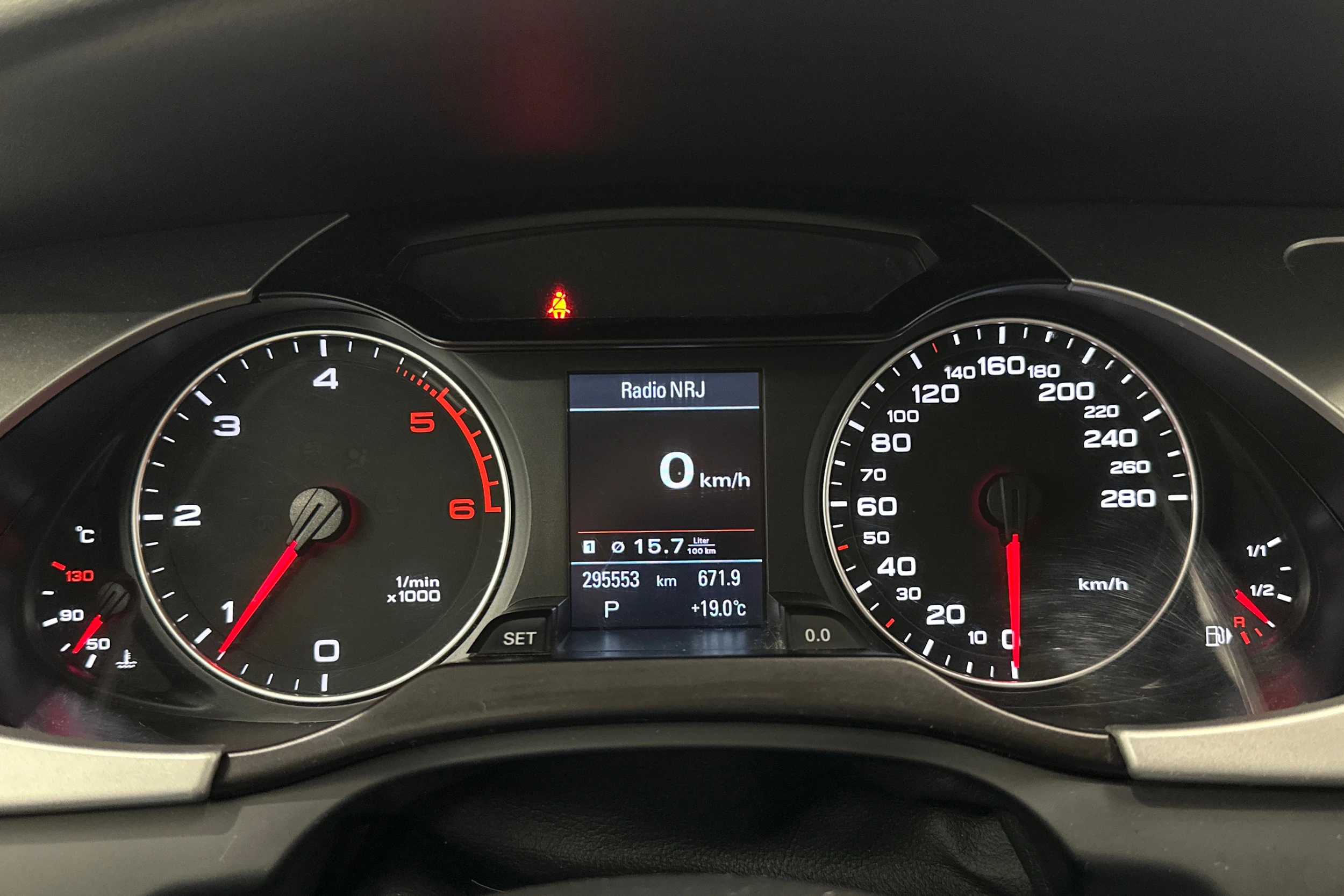 valkoinen Audi A4 2012 kuva 18.