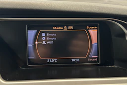 valkoinen Audi A4 2012 kuva 21.