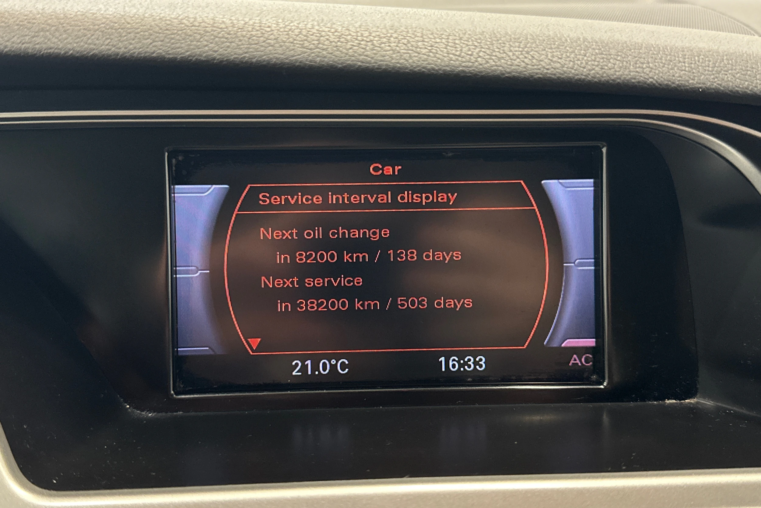 valkoinen Audi A4 2012 kuva 22.