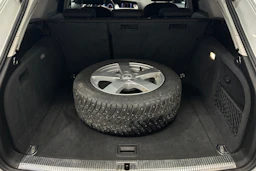 valkoinen Audi A4 2012 kuva 30.