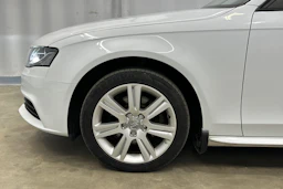 valkoinen Audi A4 2012 kuva 32.