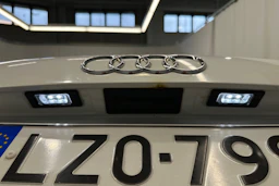 valkoinen Audi A4 2012 kuva 35.