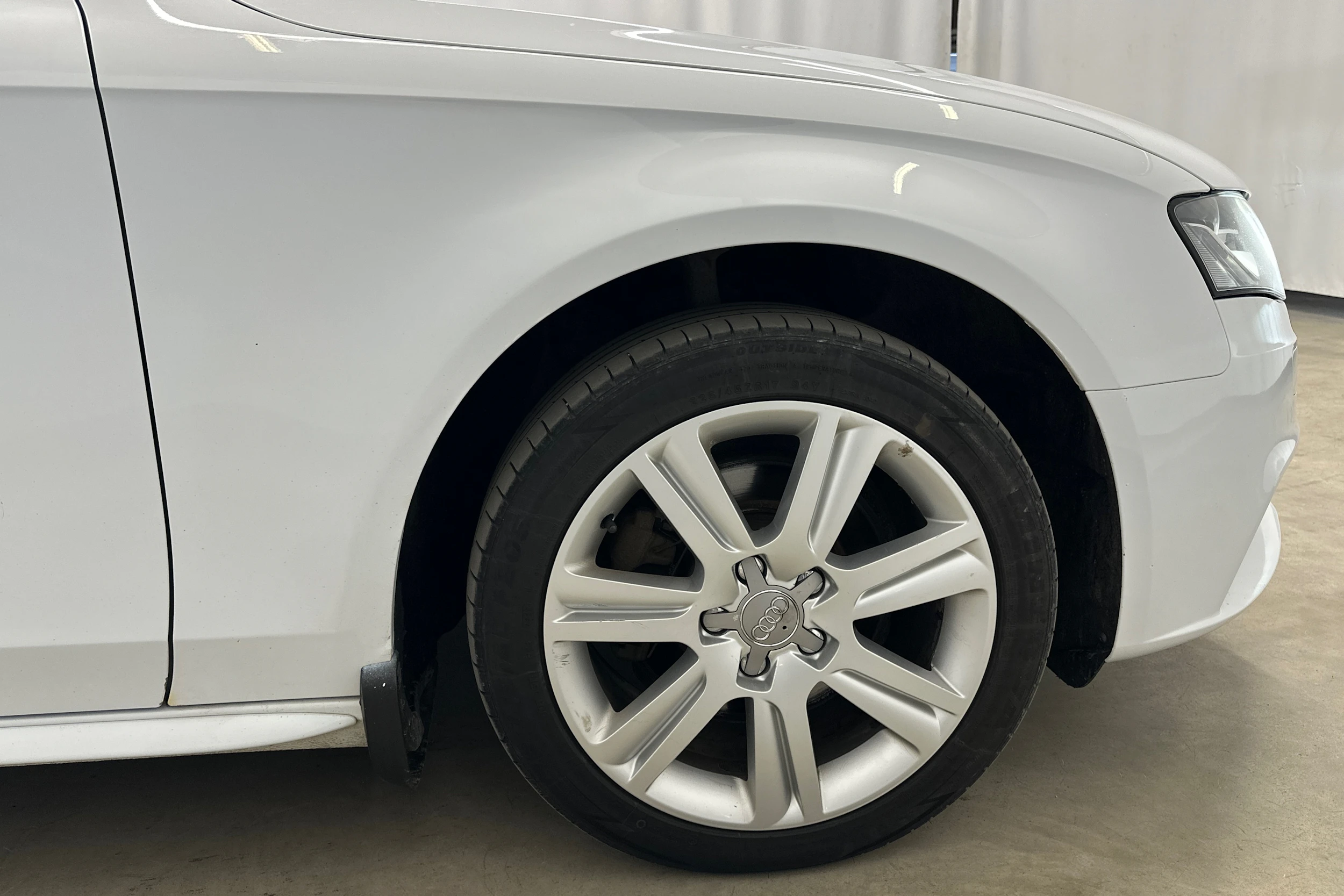 valkoinen Audi A4 2012 kuva 38.